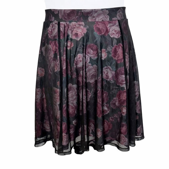 torrid Dresses & Skirts - Torrid Sheer Floral Skater Skirt 🌹🖤